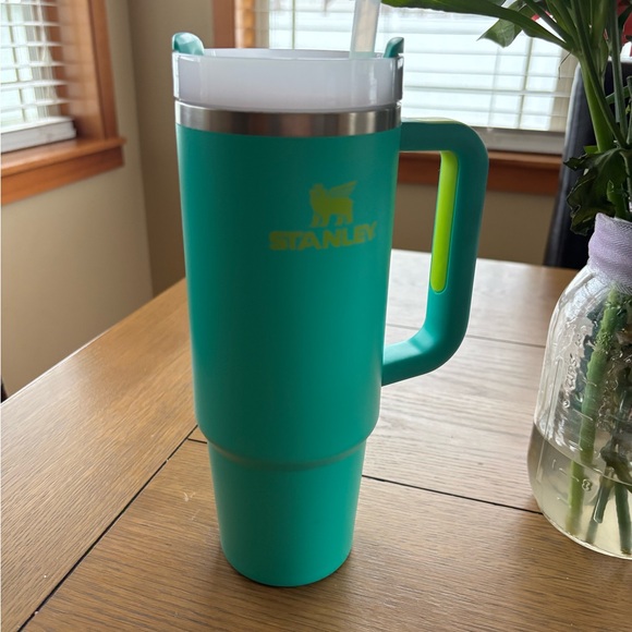 Stanley Teal Travel Mug with Handle - Picture 9 of 9